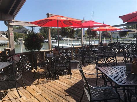 Sandbar Waterfront Grill .